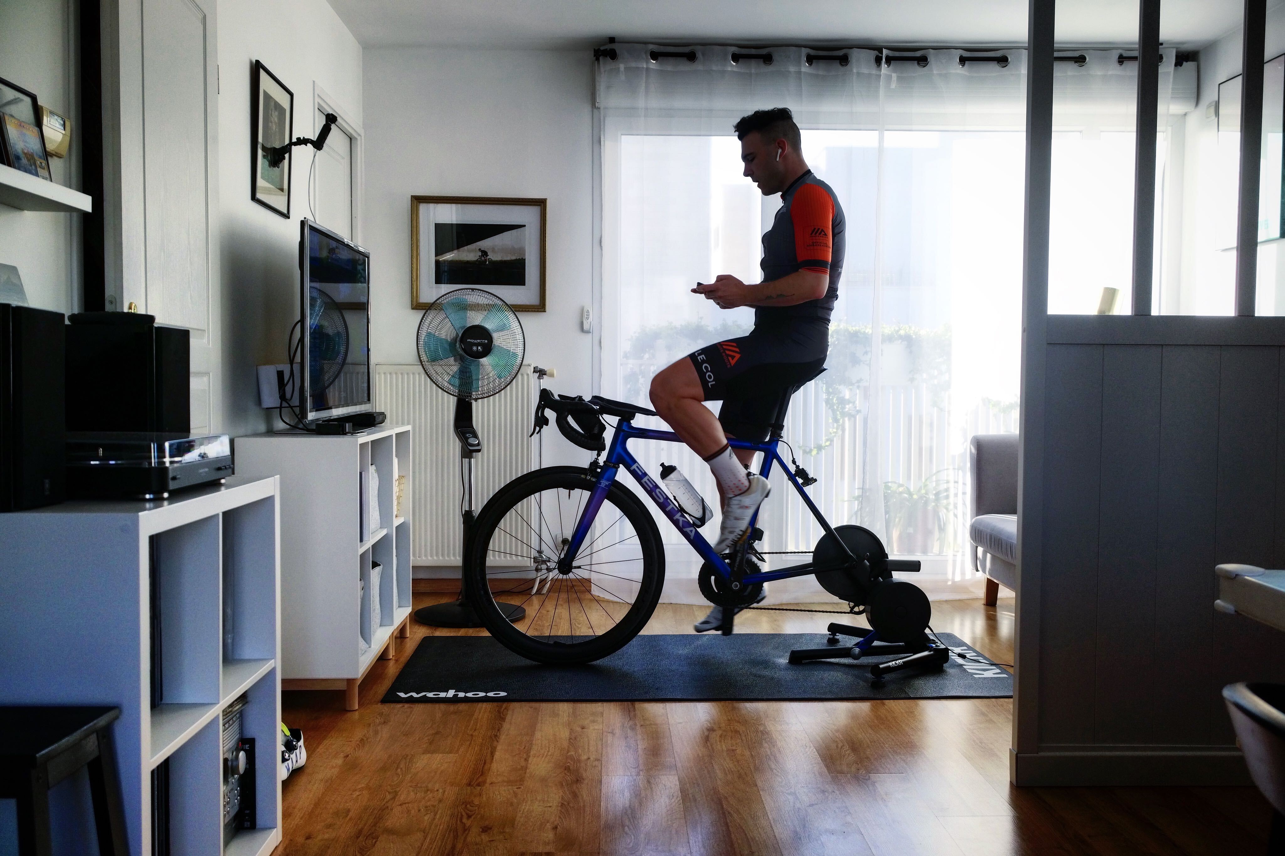 Indoor turbo bike online trainer